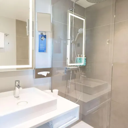 Готель Novotel Centre Gare 4*