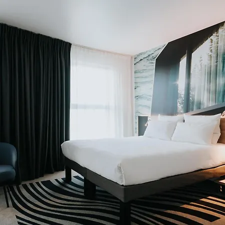 Novotel Centre Gare فندق 4*
