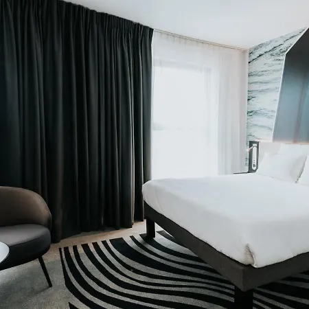 Готель Novotel Centre Gare 4*