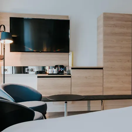 Готель Novotel Centre Gare 4*